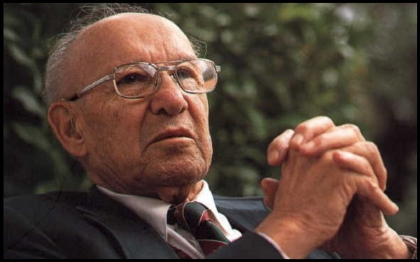 You are currently viewing Motivational Peter Drucker Quotes And Sayings