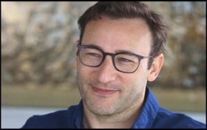 Read more about the article Motivational Simon Sinek Quotes and Sayings